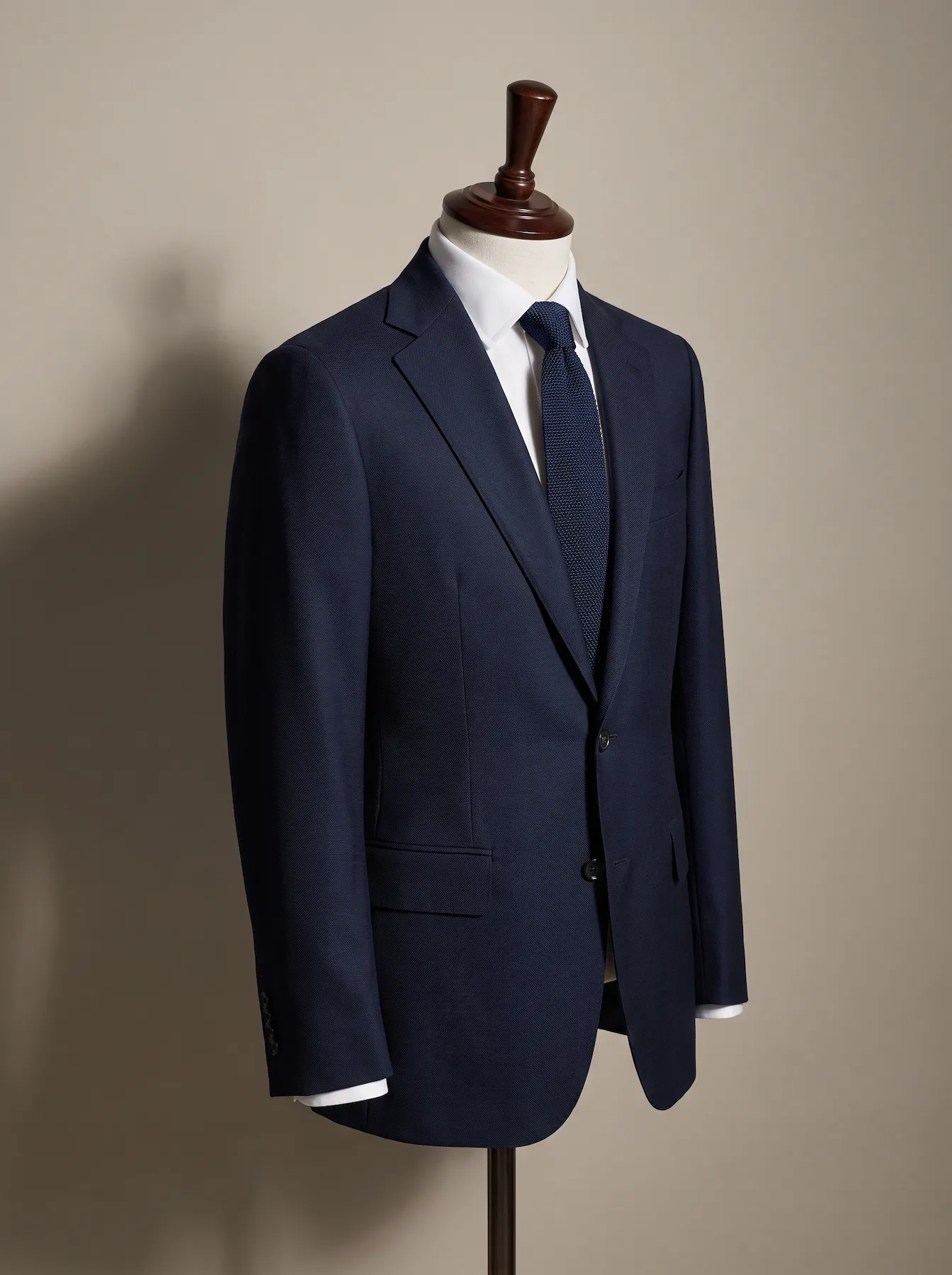 Traje azul marino